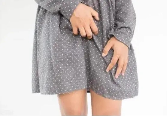 为爱鼓掌时,发现女友*体下**长疙瘩,是尖锐湿疣?