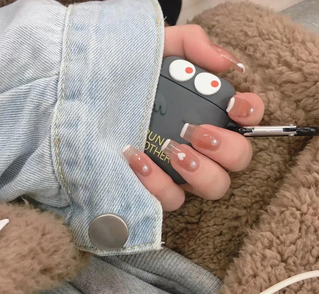 你一定要试试这3种美甲,盘点十款最受欢迎的美甲