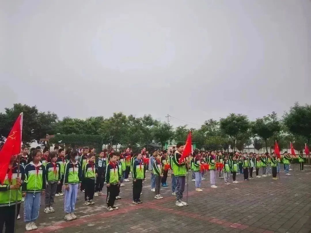 学习二十大，争做好队员|富平县各级少先队组织开展少先队员入队仪式暨庆“六一”文艺汇演主题活动