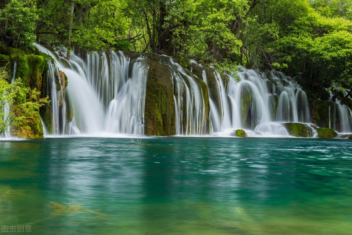 九寨沟风景图，一个字“太美了”