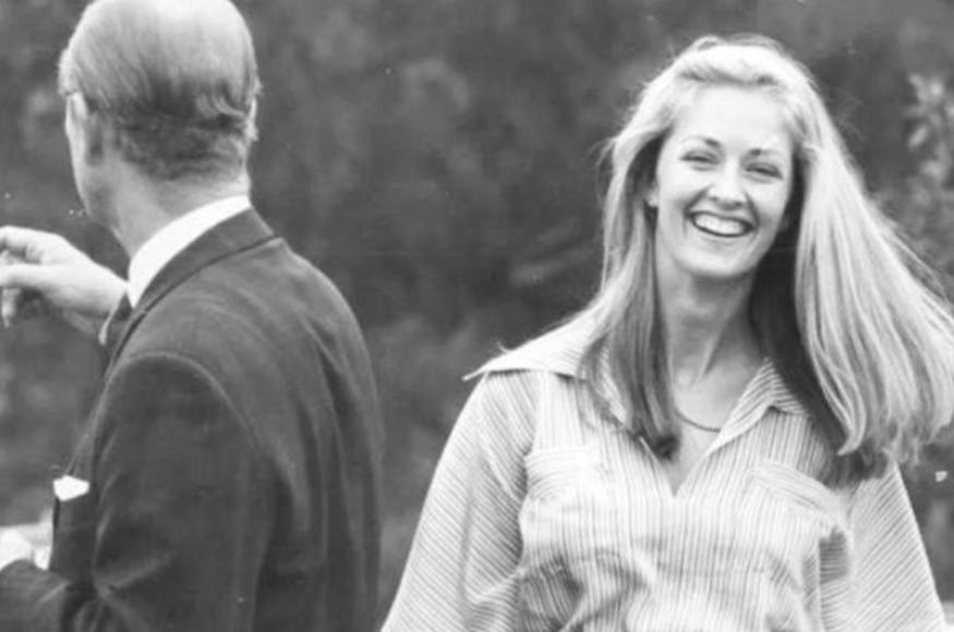 1939年，13岁未来女王遇见19岁落魄王子，两人一见钟情，然后呢