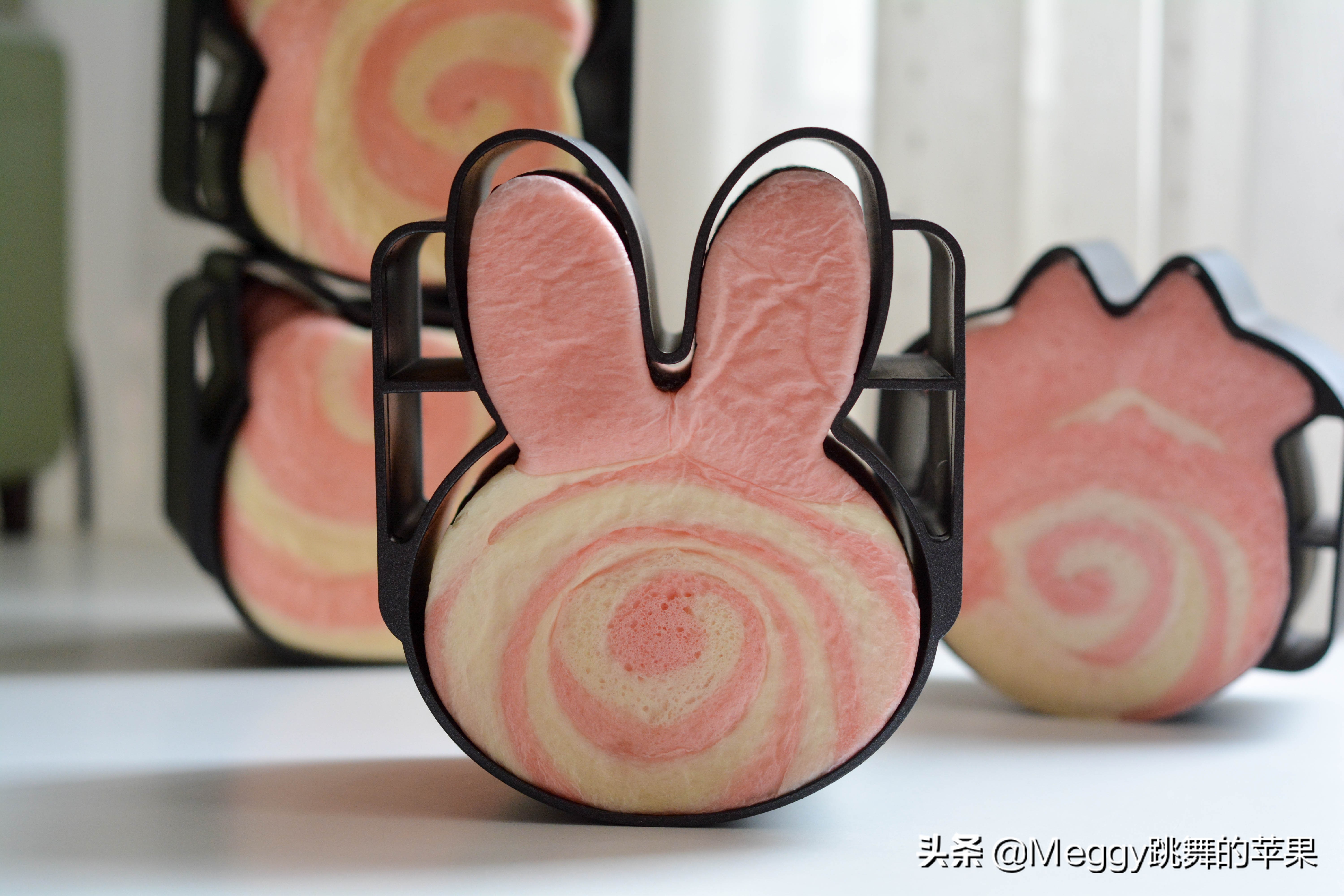 4款有颜有料又好吃的夹心面包,超好吃的紫米夹心炼乳面包推荐