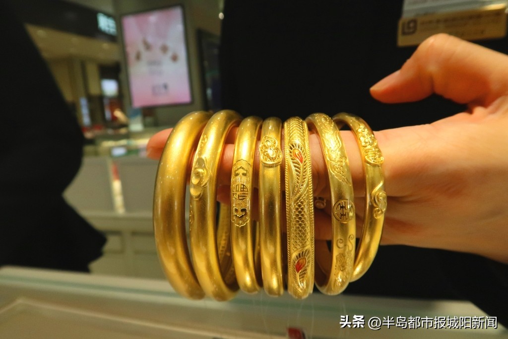 舒适品位首选，省钱一步到位！城阳利群狂欢启幕，超低折扣年仅一次，就在11月26日