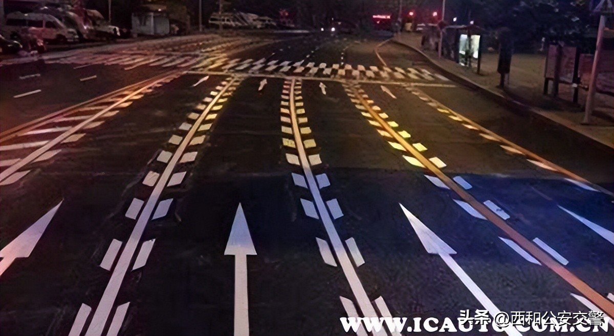 双向四车道宽度是多少米,各个车道宽度一般多少米