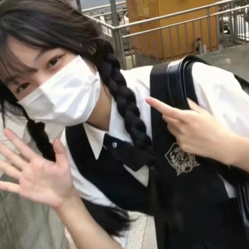 女头高级感真人戴口罩,口罩鲜花女头