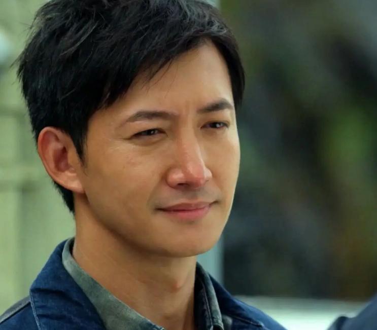 王阳新剧被李兰迪亲的反应,王阳和李兰迪演父女片段