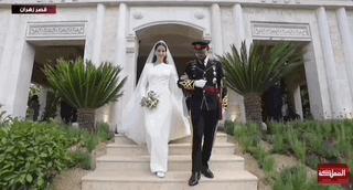 凯特王妃高级造型,凯特王妃穿蓝色格子英伦风