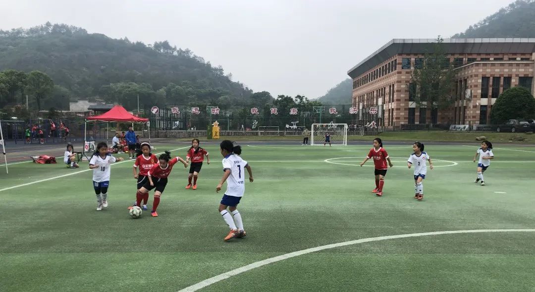 校园足球挺进决赛,驰骋绿茵足够精彩