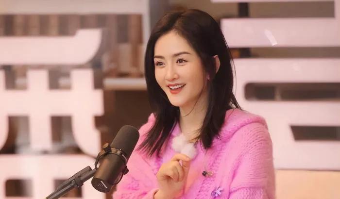 谢娜母女照片对比,谢娜晒两女儿合照