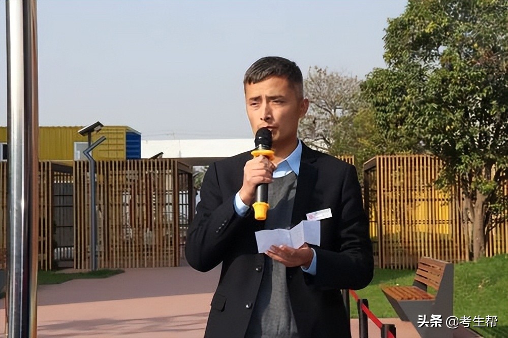 陕西考生网赞扬-西安博雅艺术职业中学优秀教师-薛凡