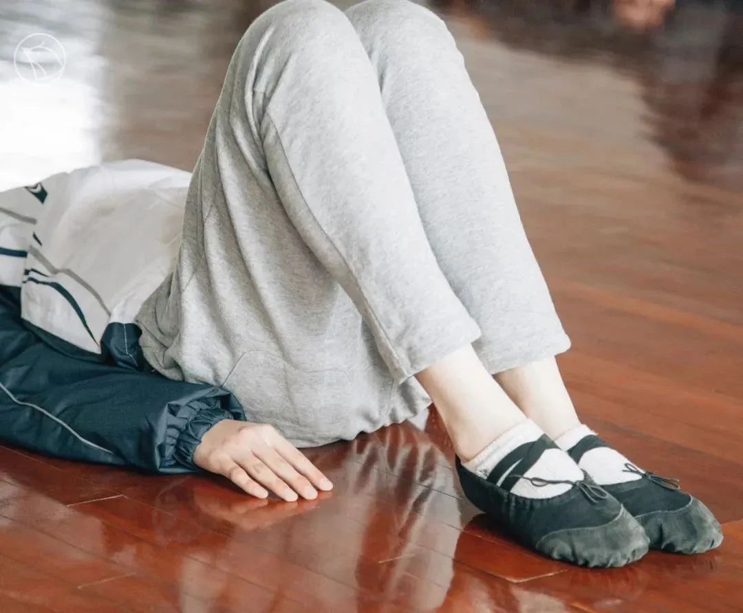 这个校园“*拍偷**狂魔”,拍下了95后的绝版青春