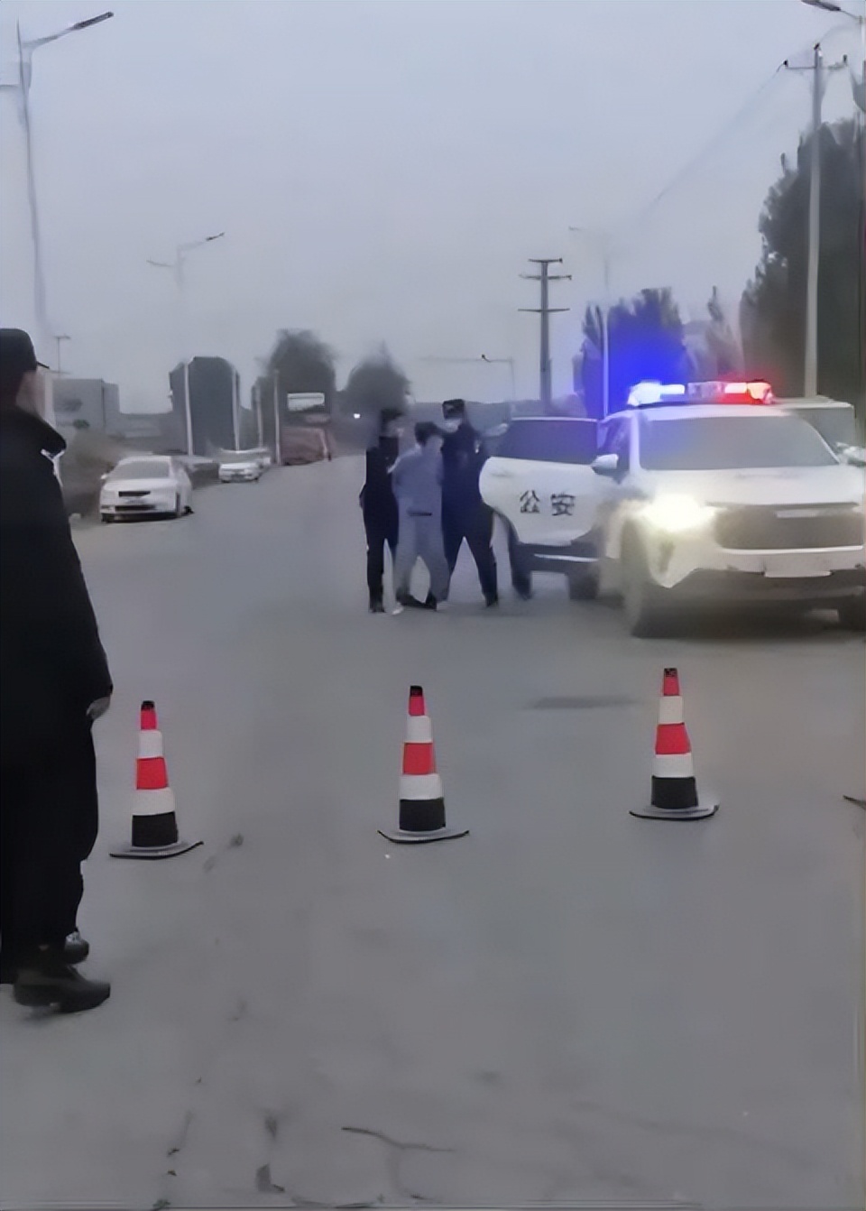 为买奶粉持刀闯卡,持刀闯卡买奶粉处理结果