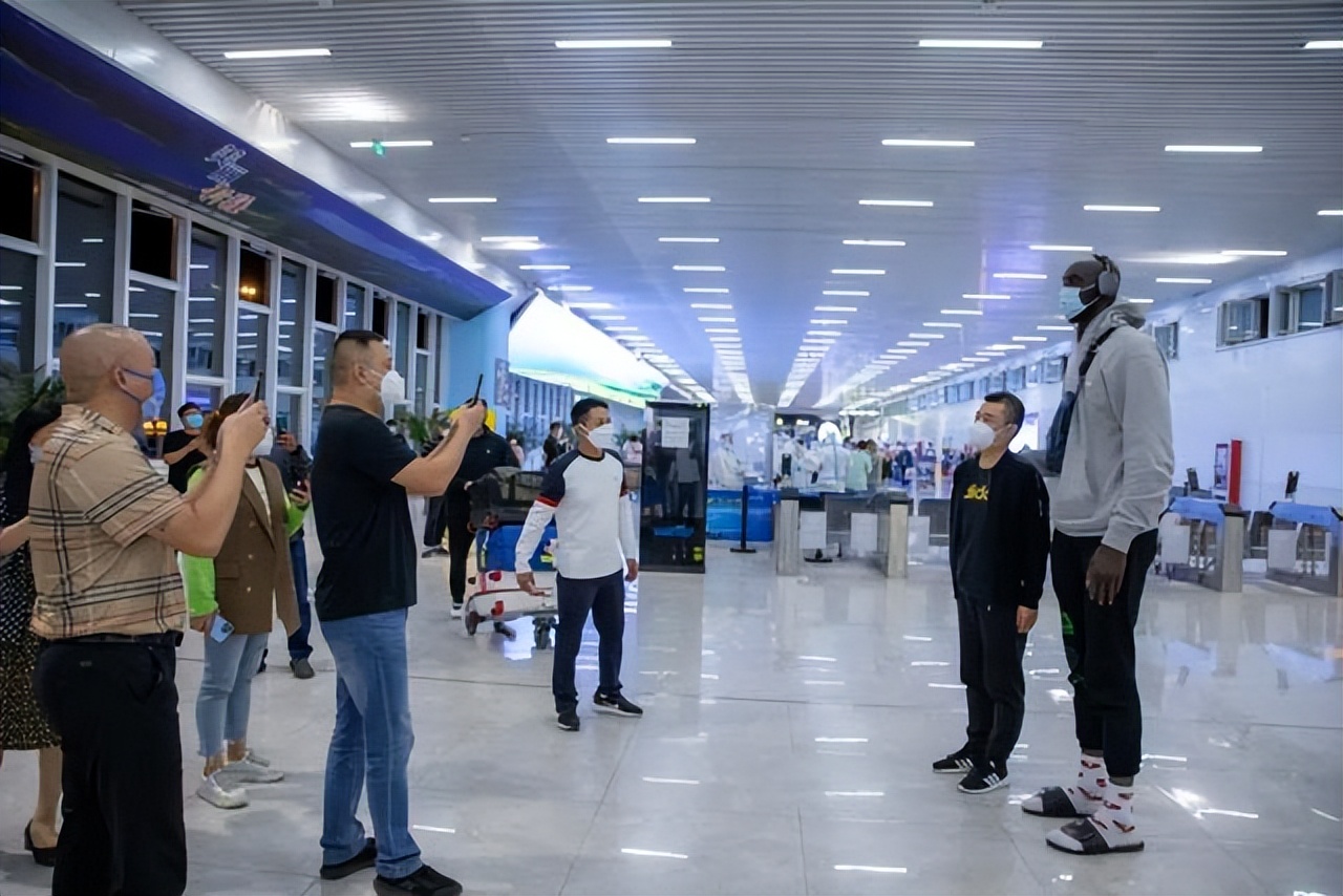 2米26身高外援,身高2米28的新疆外援