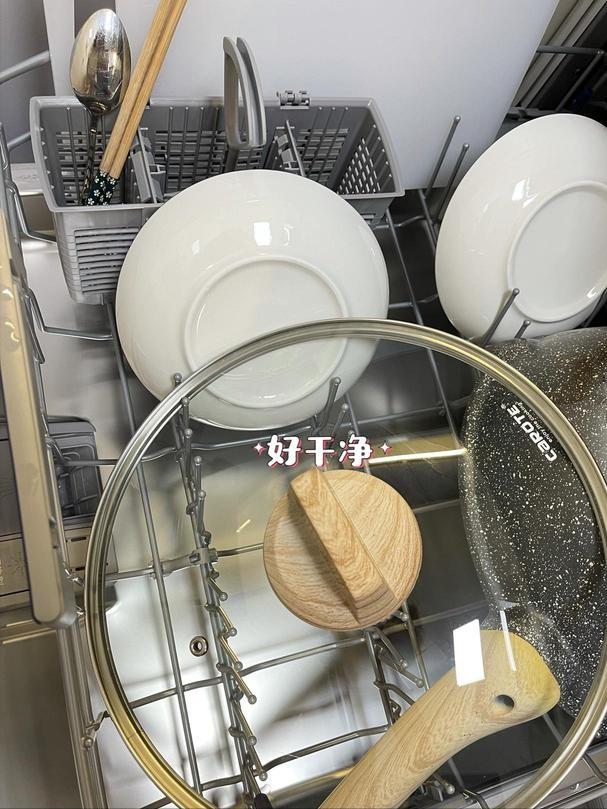 洗碗机到底买大好还是买小好,洗碗机到底好不好用真实测评