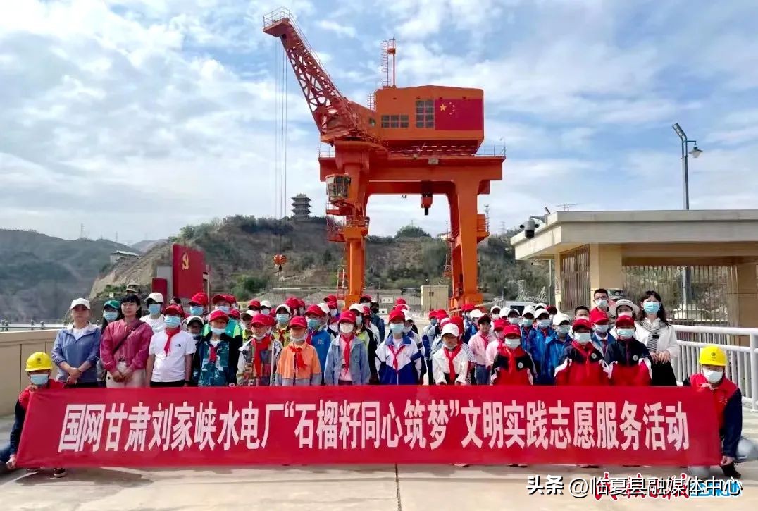 民族团结进步创建宣传展示图片,加强民族团结绘就幸福画卷
