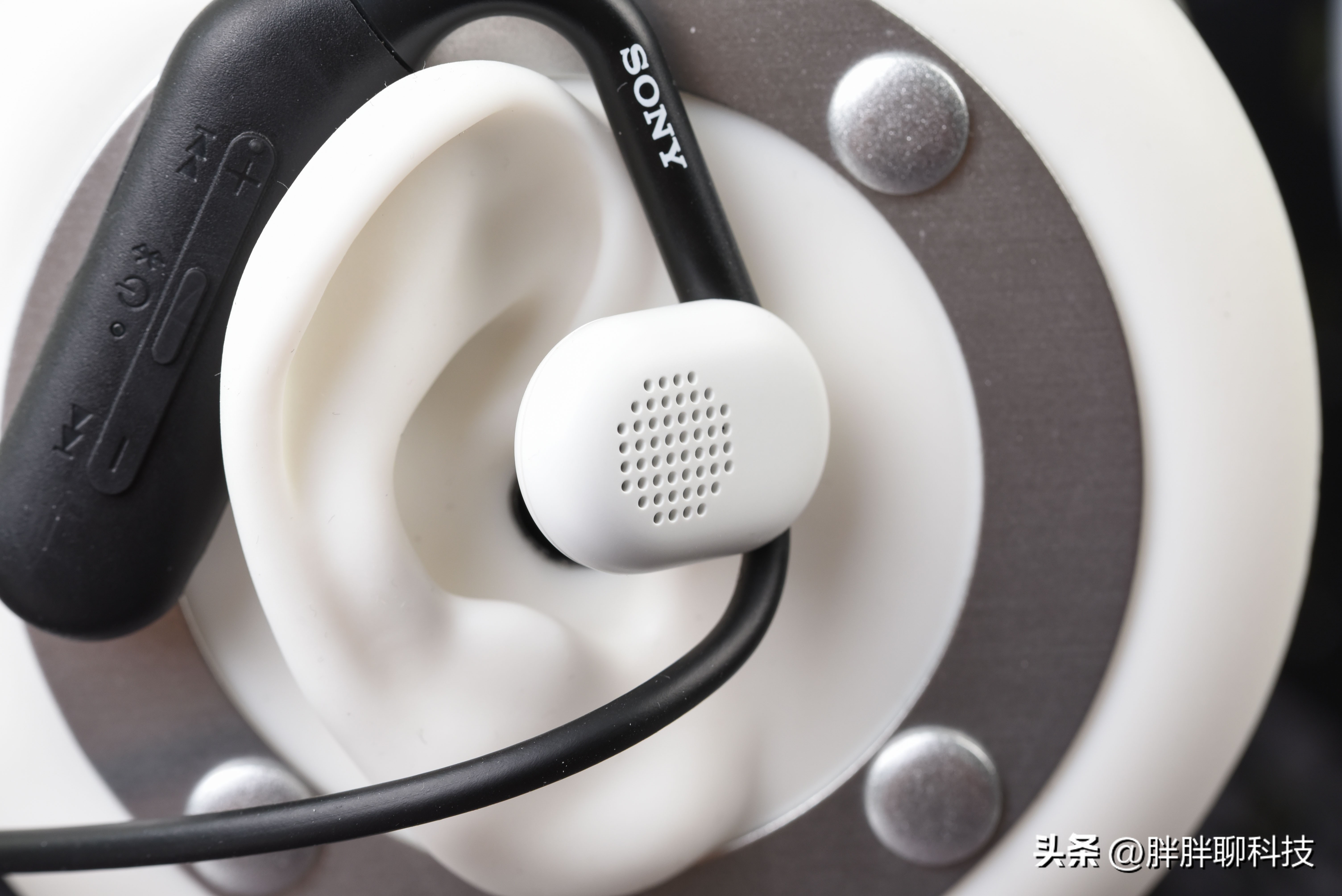 索尼floatrun与airpods,索尼超长续航运动耳机