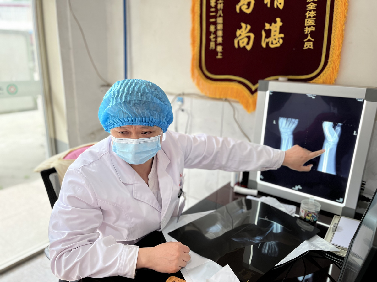 扎根基层医药类事迹,扎根基层一名乡村医生的奉献之路