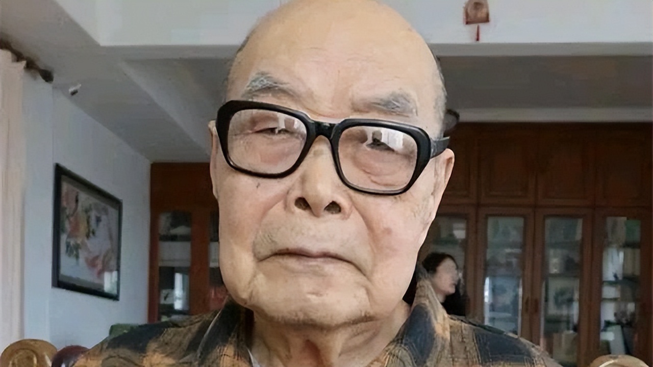 1953年，志愿军师长负伤后回家探亲，发现拉车的车夫就是父亲