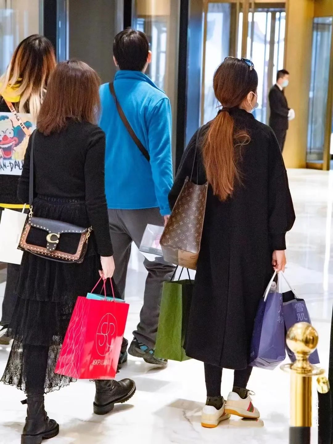 到底是谁在买奢侈品,西安二手奢侈品市场靠谱吗