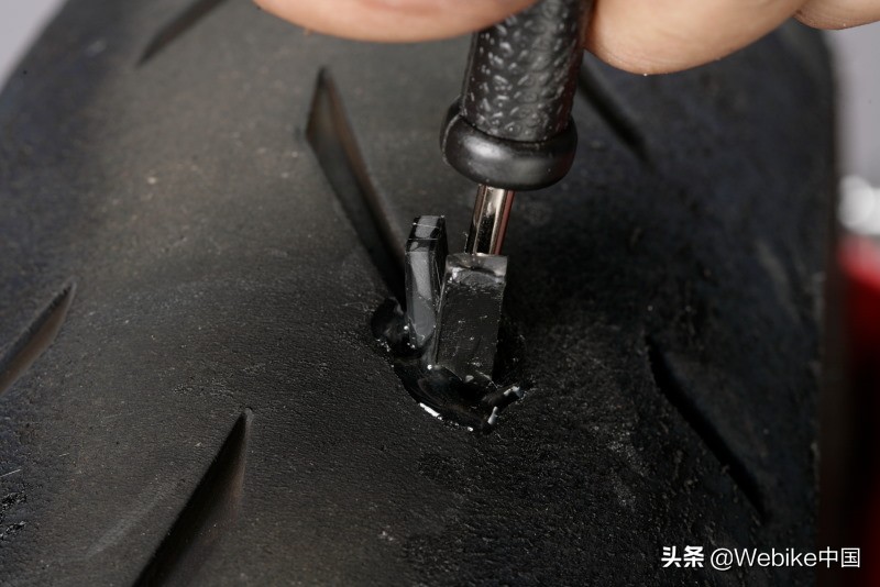 摩托爆胎维修,摩托车爆胎需要什么设备