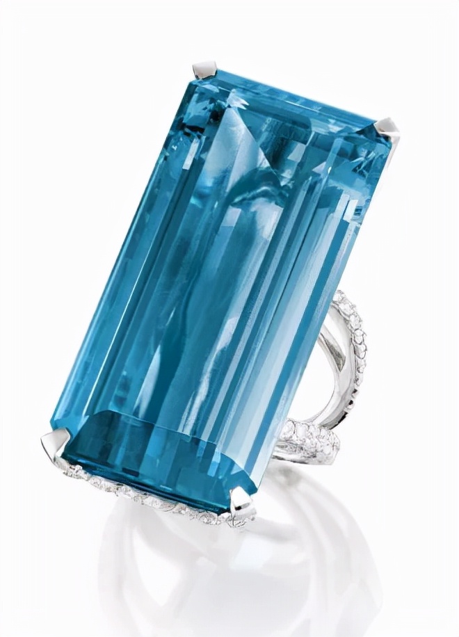 深度分析海蓝之谜,海蓝宝石最早被发现的时间