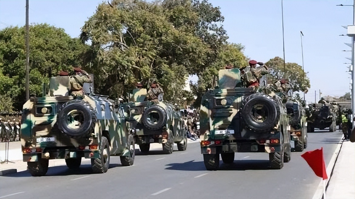 79年赞比亚购买12架歼6,称合同被烧拒付余款,中方反应再获大单