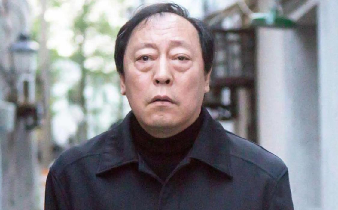 瞪眼咆哮,摇头晃脑,这6位演技被高估的“老戏骨”,该亮亮相了