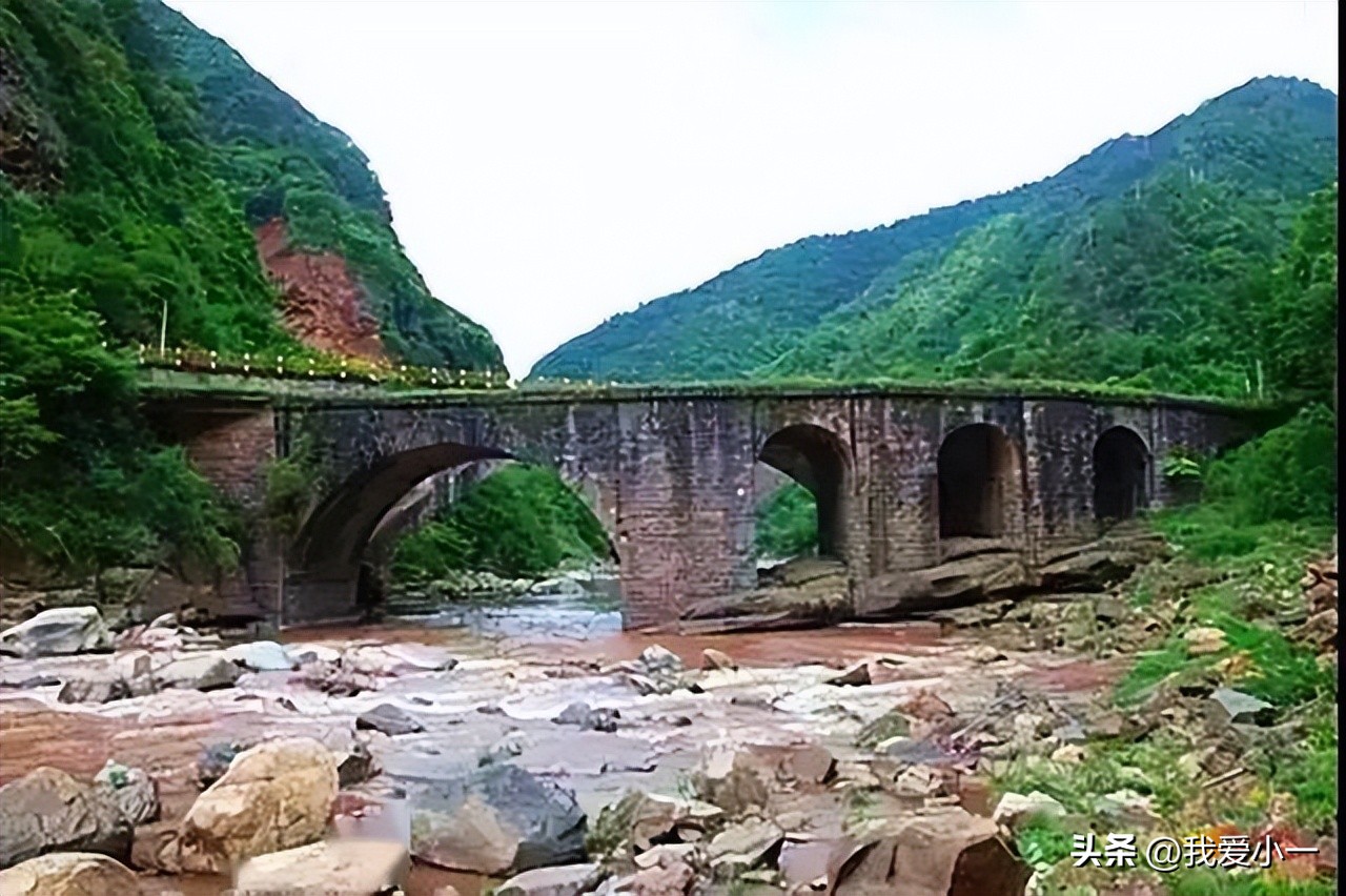 云南楚雄古建筑屋顶,云南楚雄守护古建筑