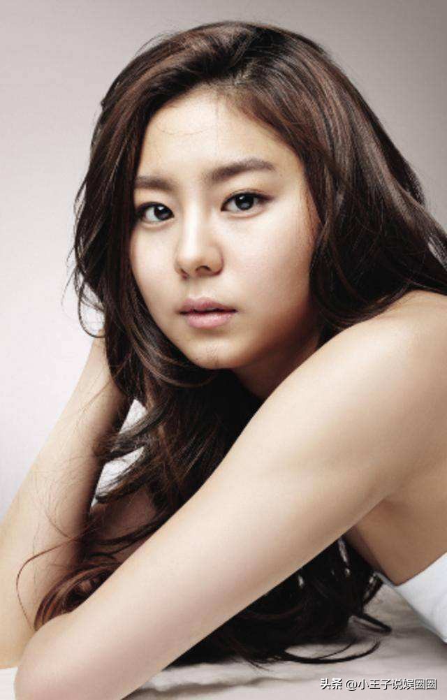 uie金宥真superjunior,韩女星uie金宥真最新机场look照