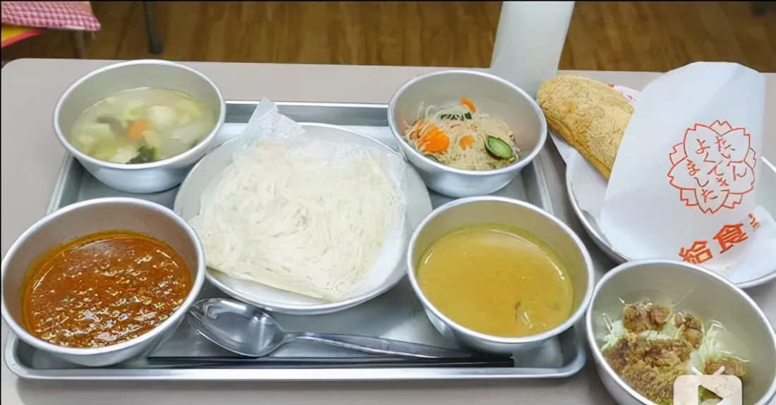 韩国日本中国吃饭的区别,日本学生餐怎么样