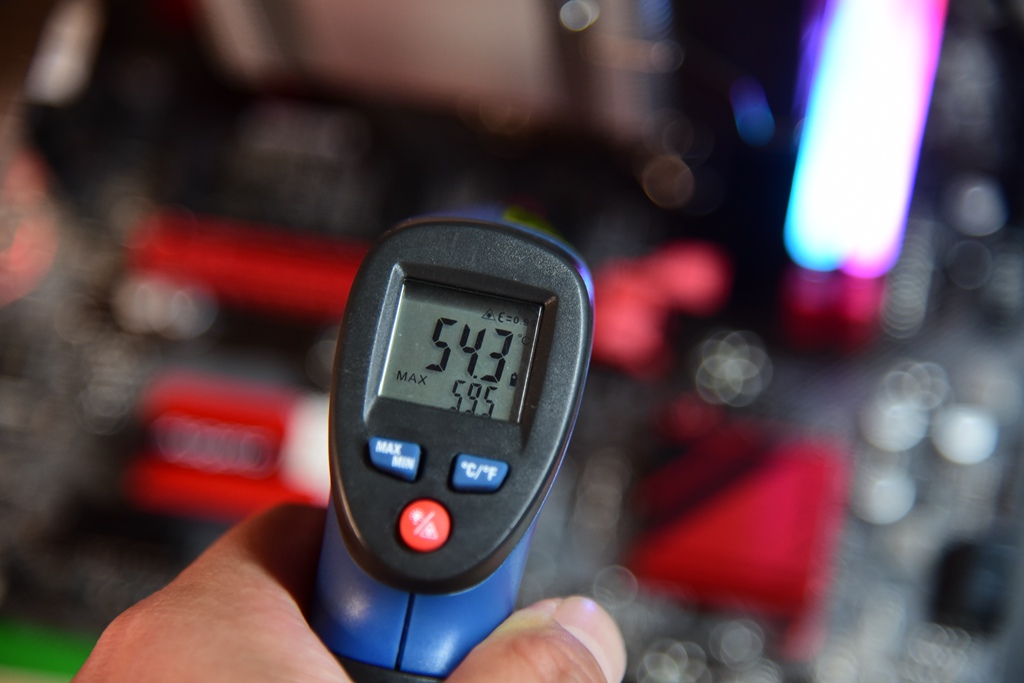 宏碁掠夺者gm7000对比致钛7100,宏碁掠夺者gm7需要什么插口