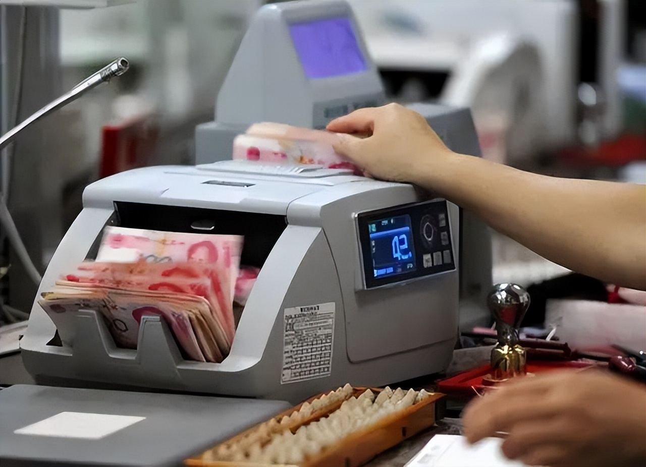 放50万存银行一年能拿到多少利息,50万存银行利息多少年划算