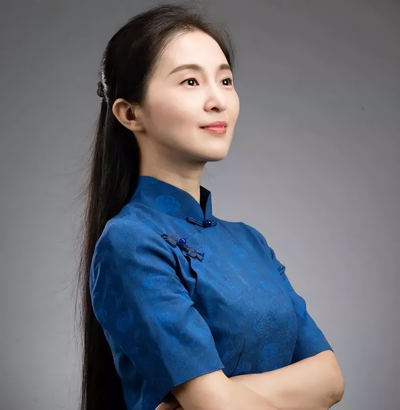 胡红梅大学校长,最美校长胡红梅现在过得怎样