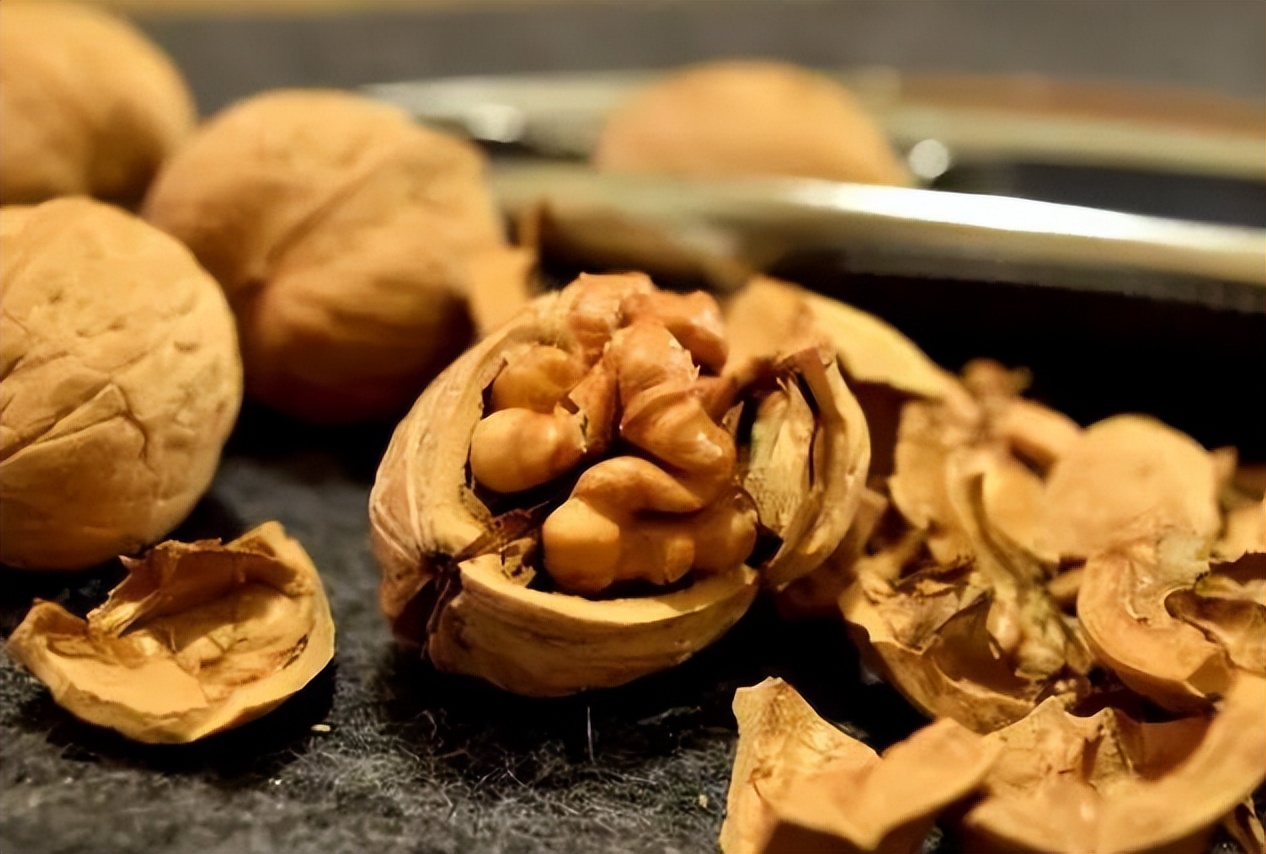 经常染发真的会得癌症吗,长期染发致癌是真的吗