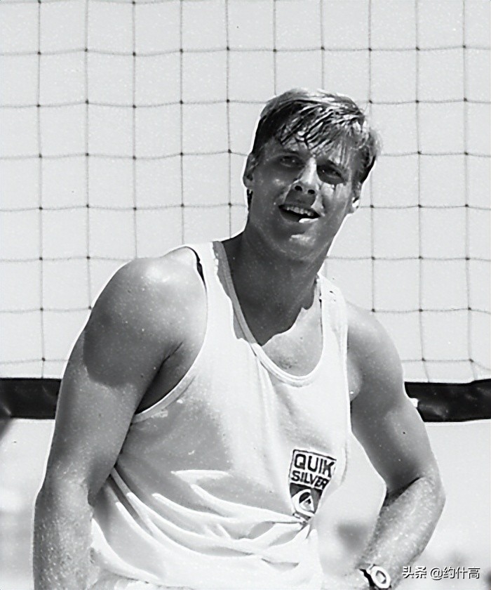 从排坛小鲜肉，到银发帅大叔-美国女排主教练基拉里