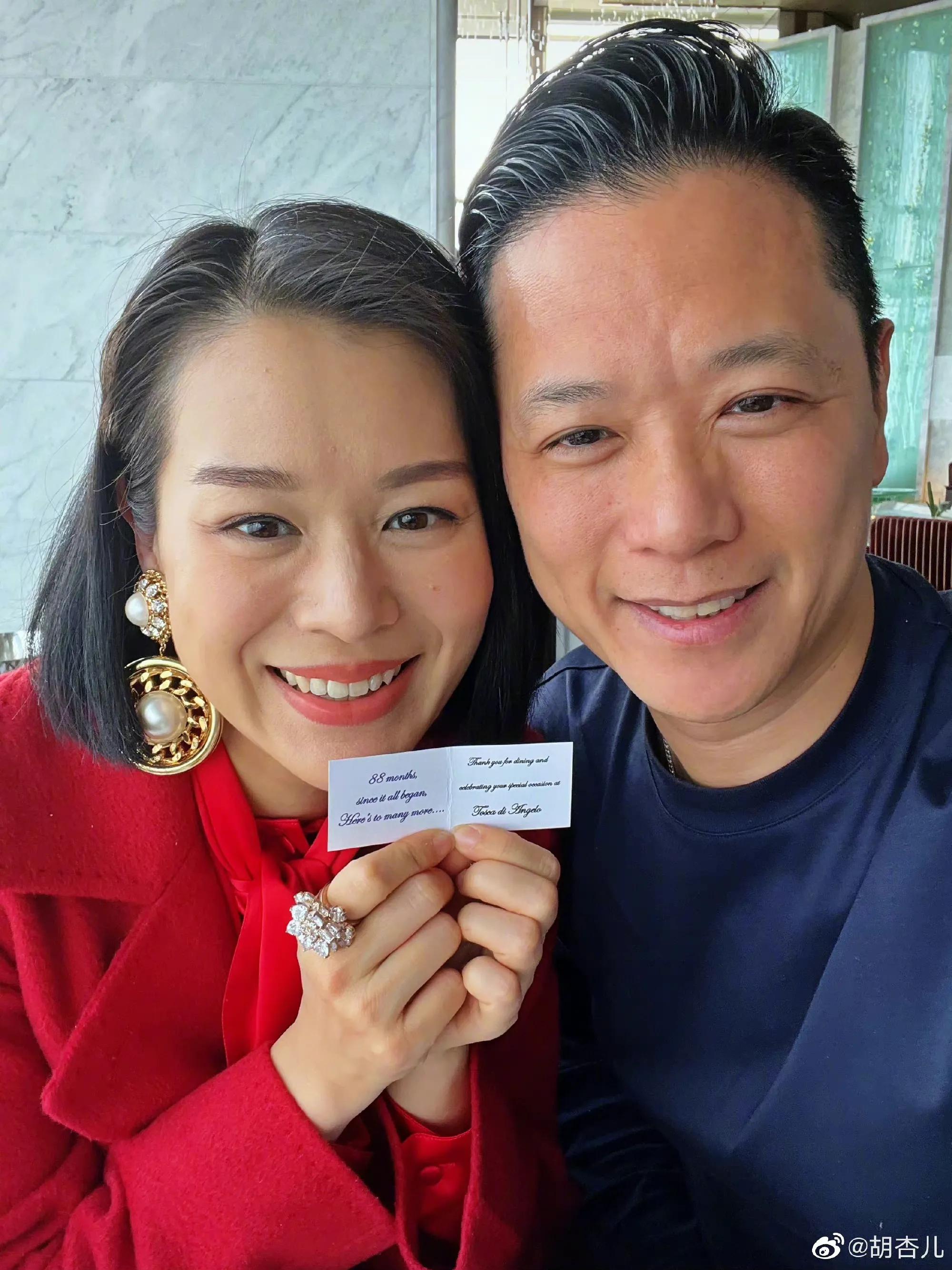 42岁胡杏儿三胎月底出生,胡杏儿41岁近照曝光