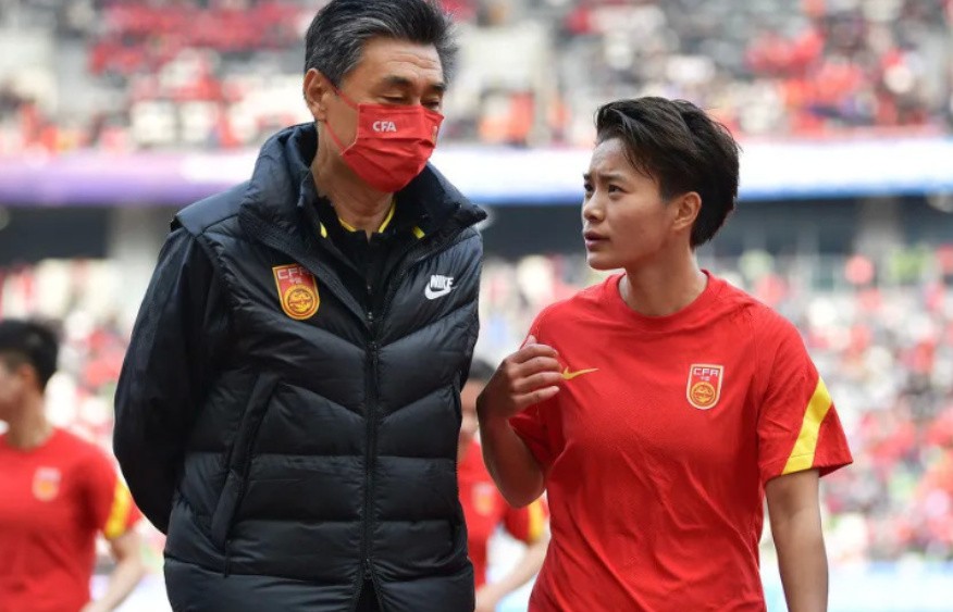 王霜几岁开始踢球,王霜踢男足啥水平