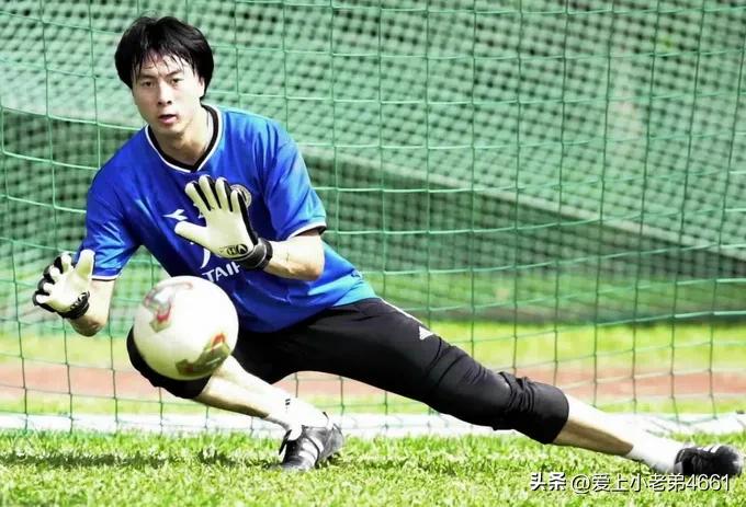 安崎为什么看着很矮,安崎现在的情况