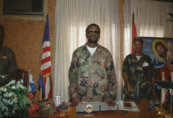 利比里亚前总统多伊怎么被处死的,被宫刑的利比里亚前总统多伊