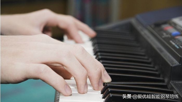 学钢琴时日常怎么训练手指,儿童4指5指钢琴手指练习方法