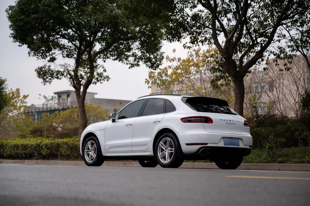 macan turbo二手车多少钱 (macan turbo 3.6t优缺点)