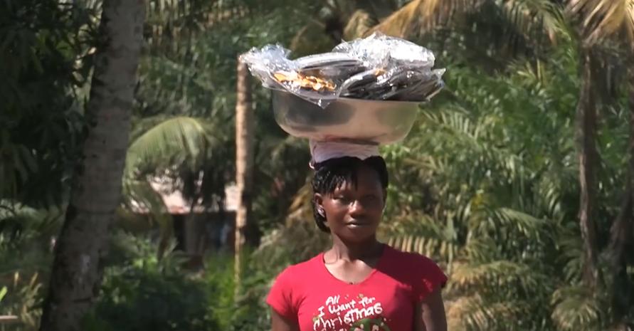 非洲创业天才：进口中国拖鞋，成本15元转手卖40，每天都被抢着买