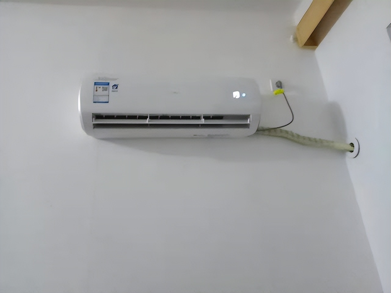 空调夏天开28度和26度哪个更省电,空调开17度一小时耗电多少度