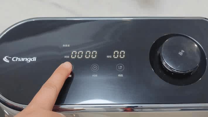 长帝企鹅顶顶和海氏m6哪个好,企鹅顶顶厨师机做蛋糕