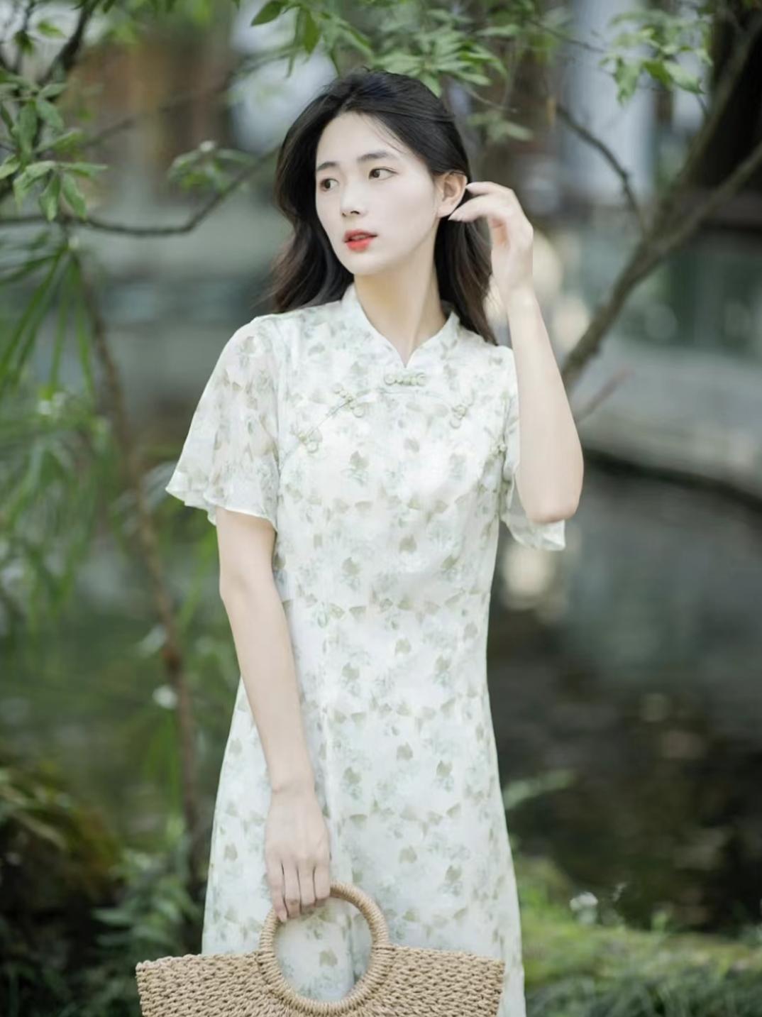 欧阳娜娜、杨超越争着蹭热度的新顶流，原来长这样