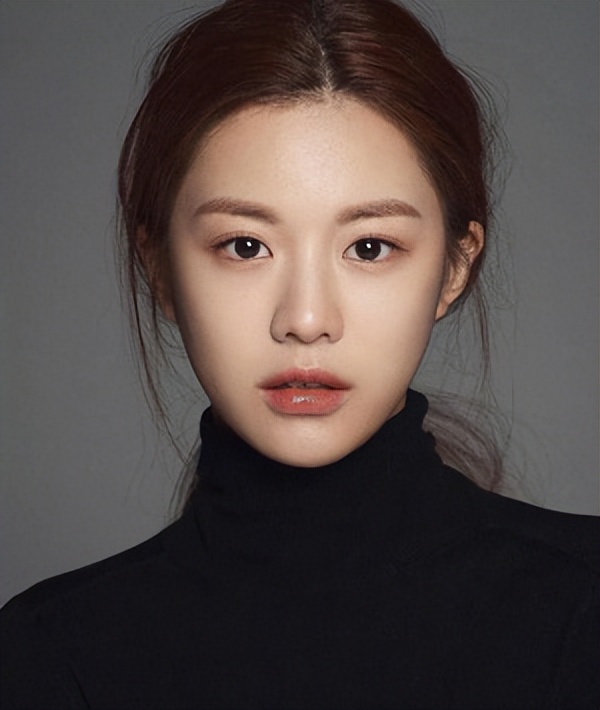 怎么判断适合八字刘海和空气刘海,怎样知道什么样的刘海适合自己