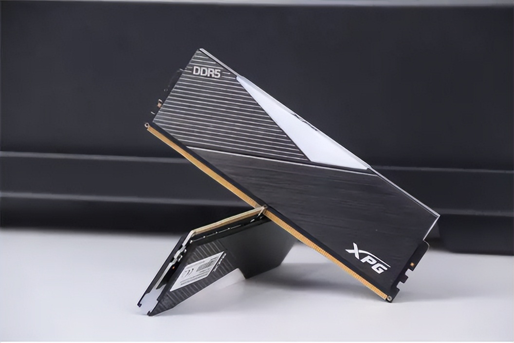 技嘉x670和b650主板区别,技嘉x670小雕支持固态pcie5.0