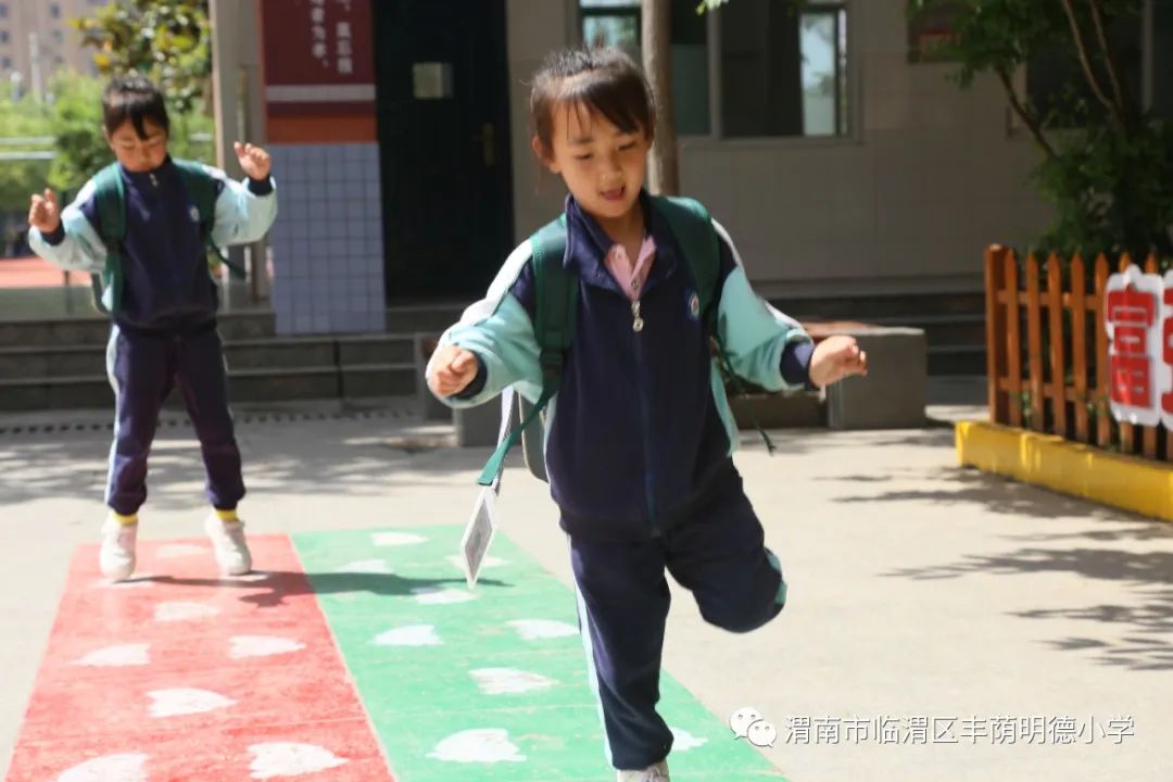 涓板窞骞煎皬琛旀帴,涓拌崼