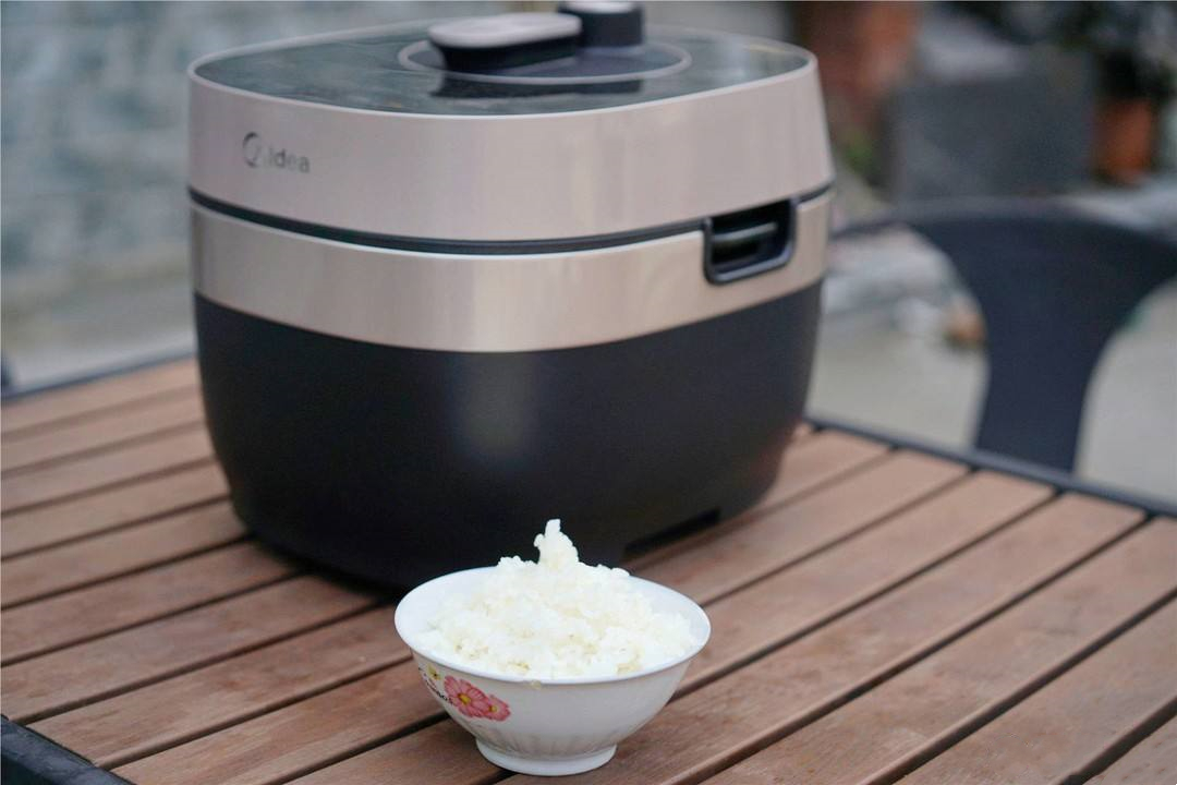 电饭煲和电压力锅哪个压力大 (电饭煲和电压力锅哪个用着方便)