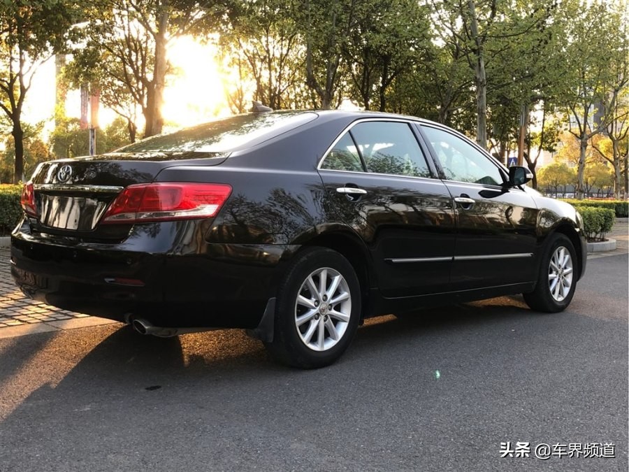 10年别克君威2.4多少钱一公里,十年的别克君威1万公里多少钱